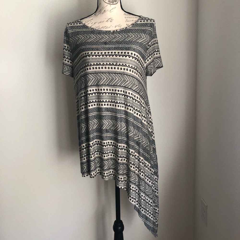 CATO | Black & White Asymmetrical Shirt